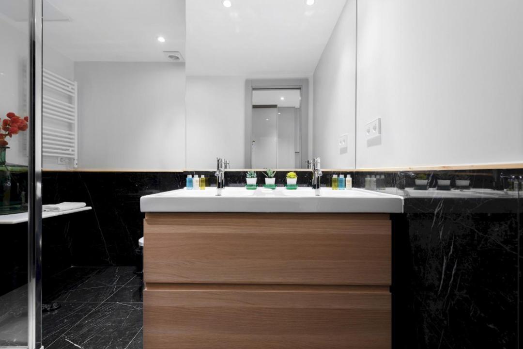 2 Bedrooms 1 Bathroom Furnished - Justicia - Executive Style - Mintystay Madrid Exterior photo
